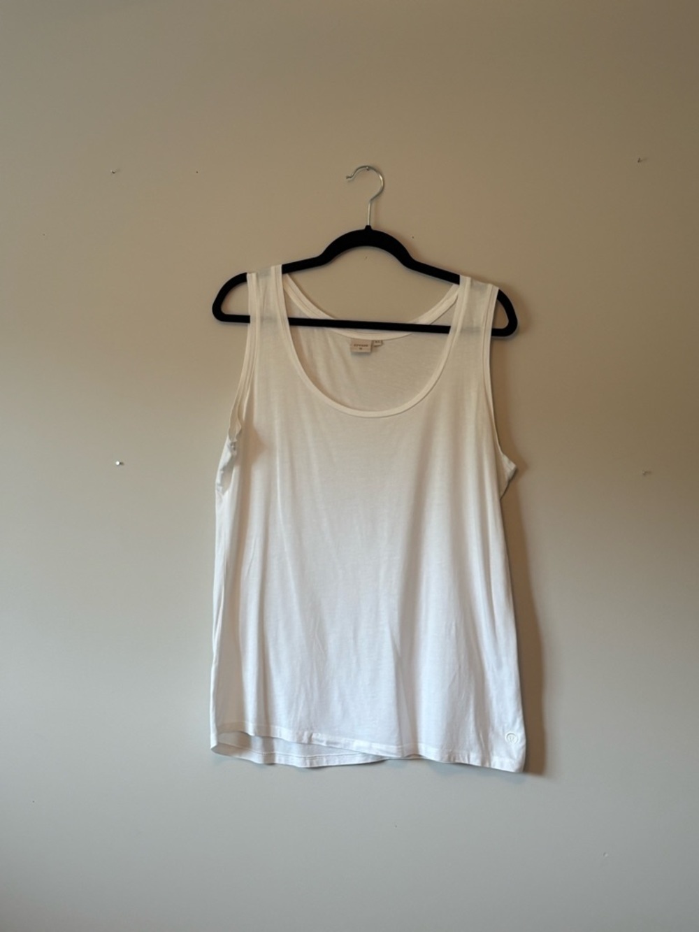 Women’s White Scoop Neck Tank Top XL